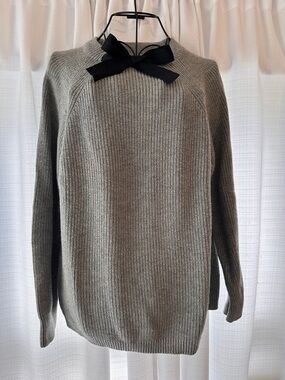 J. Crew Women’s Grey Ribbed Crewneck Sweater with Black Bow Detail Size L
